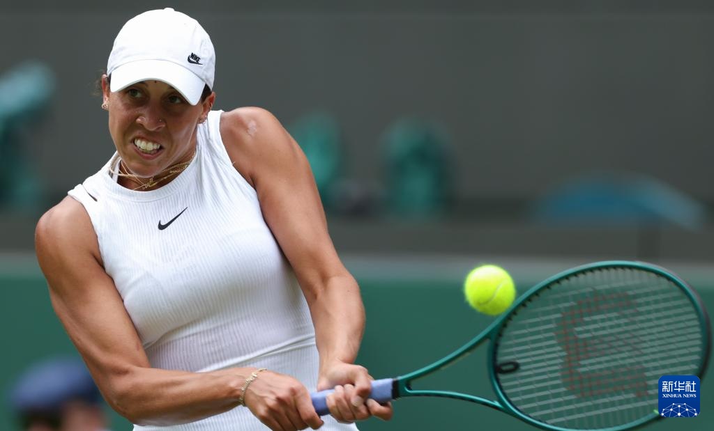 并在揭幕战 并在揭幕战