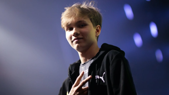 手同场竞技 手同场竞技