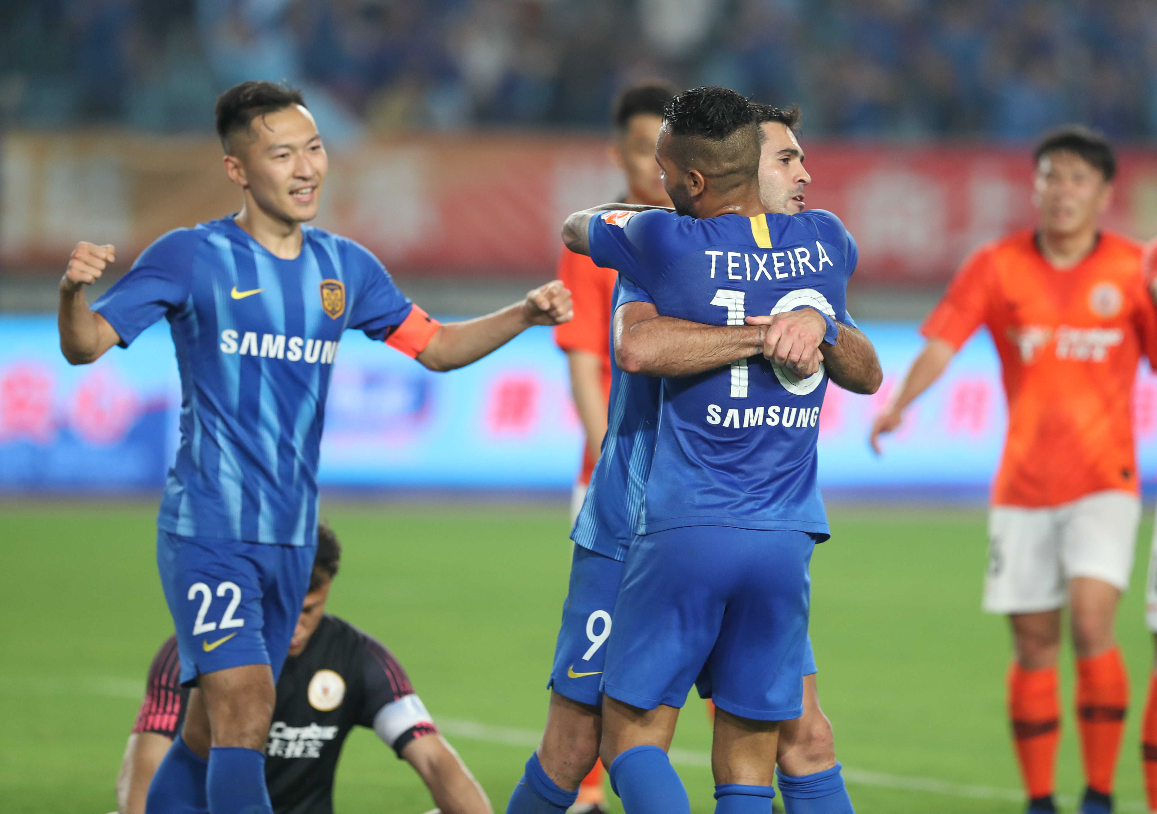 许多球迷将 许多球迷将